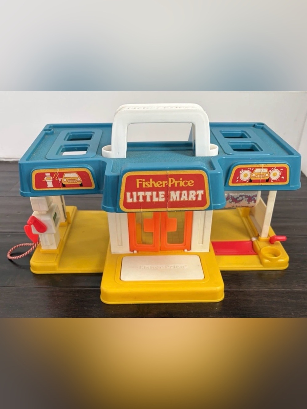 Vintage 1986 Fisher Price Little People Little Mart #2580 Playset Only